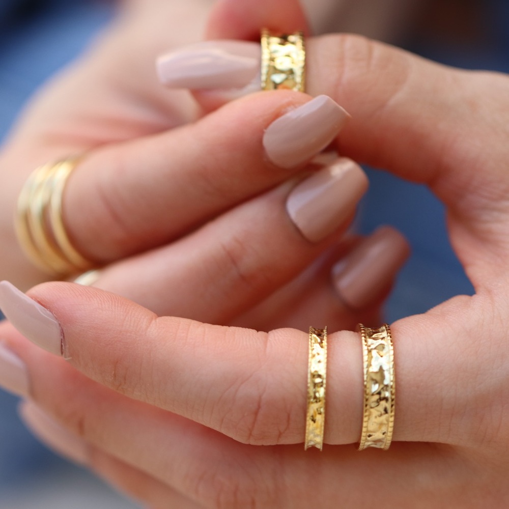 Gold Wrinkle Round O/S Ring Stack